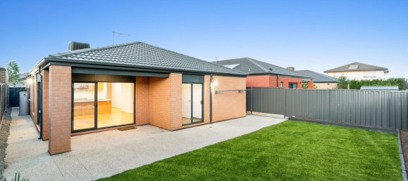 4 bedrooms House in Werribee, Australia No. 92 16