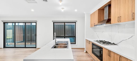 4 bedrooms House in Werribee, Australia No. 92 10