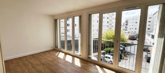2 bedrooms Apartment in Gagny, France No. 312849 2