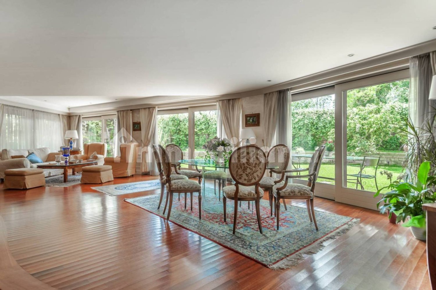 4 bedrooms Apartment in Rome, Italy No. 375457