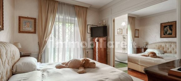 4 bedrooms Apartment in Rome, Italy No. 375457 14
