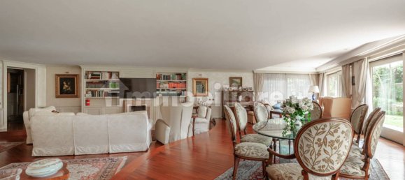 4 bedrooms Apartment in Rome, Italy No. 375457 3