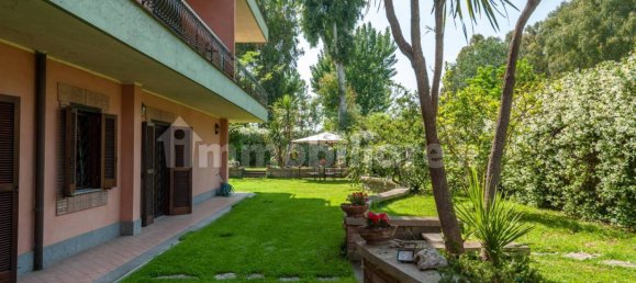 4 bedrooms Apartment in Rome, Italy No. 375457 9