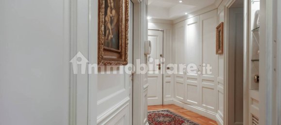 4 bedrooms Apartment in Rome, Italy No. 375457 7