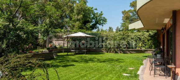 4 bedrooms Apartment in Rome, Italy No. 375457 6