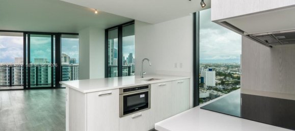 2 Schlafzimmer Gewerbliche Immobilien in Miami, USA, Nr. 615733 4