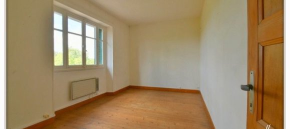 2 Schlafzimmer Haus in Le Chatelet, France, Nr. 267916 11