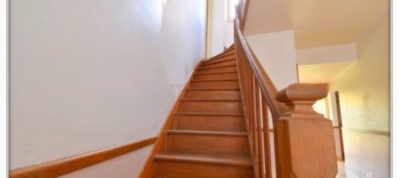 2 Schlafzimmer Haus in Le Chatelet, France, Nr. 267916 9