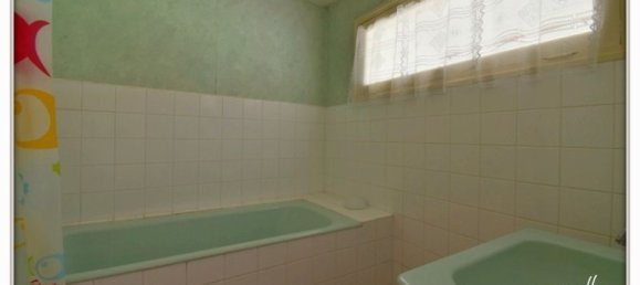 2 Schlafzimmer Haus in Le Chatelet, France, Nr. 267916 7