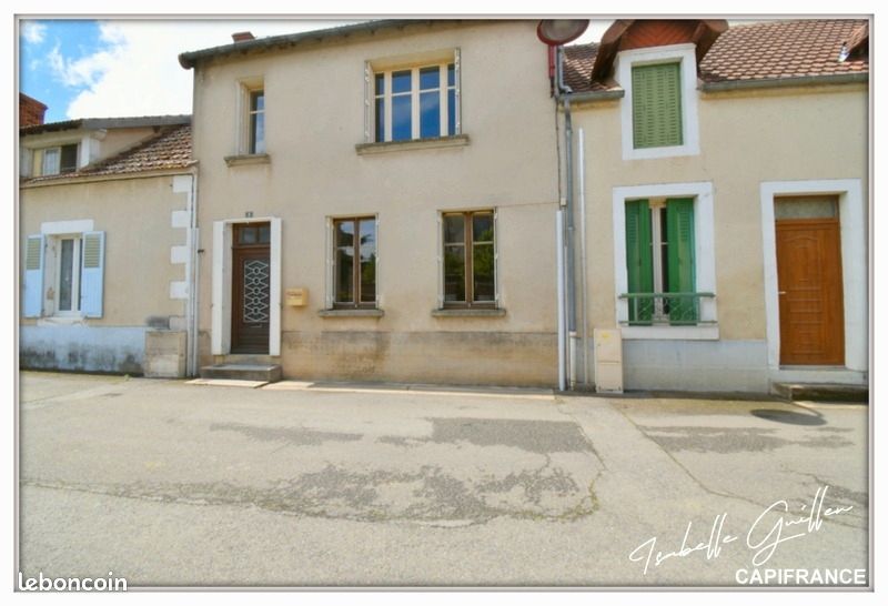 2 Schlafzimmer Haus in Le Chatelet, France, Nr. 267916