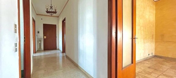 3 bedrooms Apartment in Turin, Italy No. 315355 5