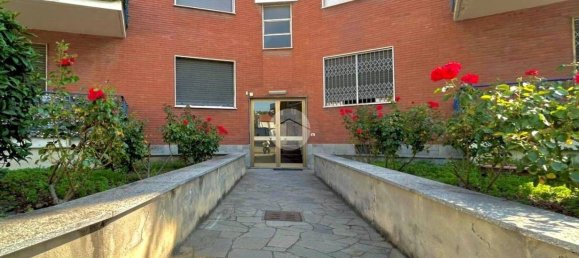 3 bedrooms Apartment in Turin, Italy No. 315355 4