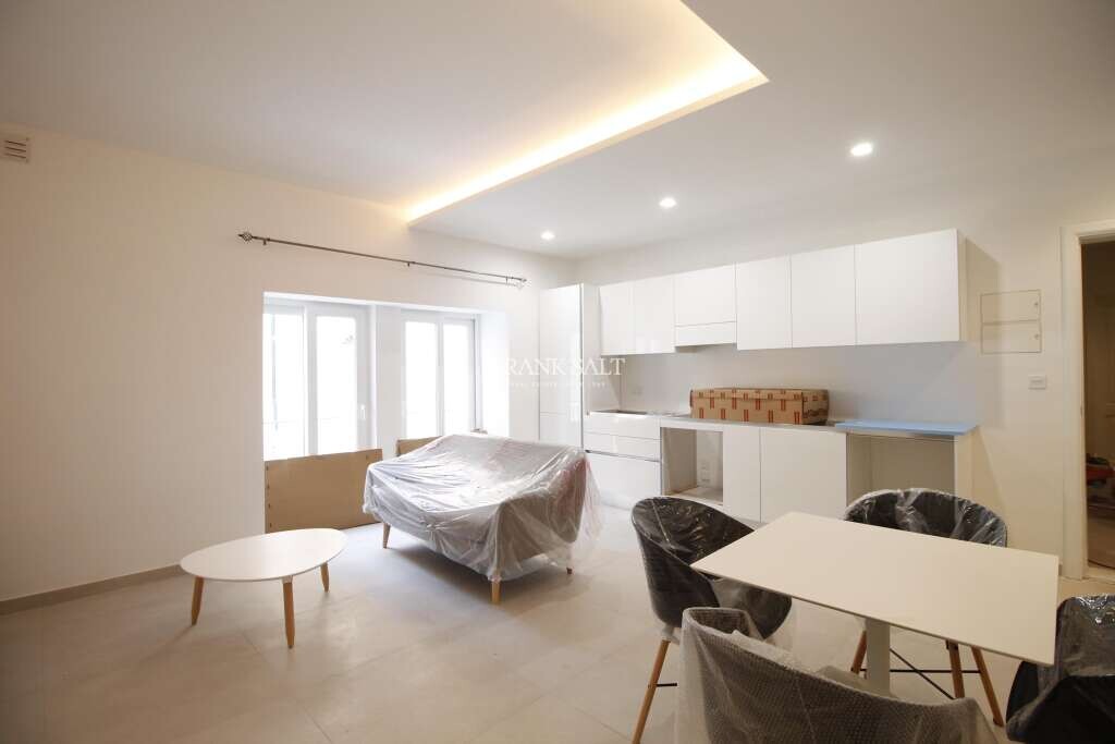 Apartamento de 2 dormitorios en Sliema, Malta No. 3968