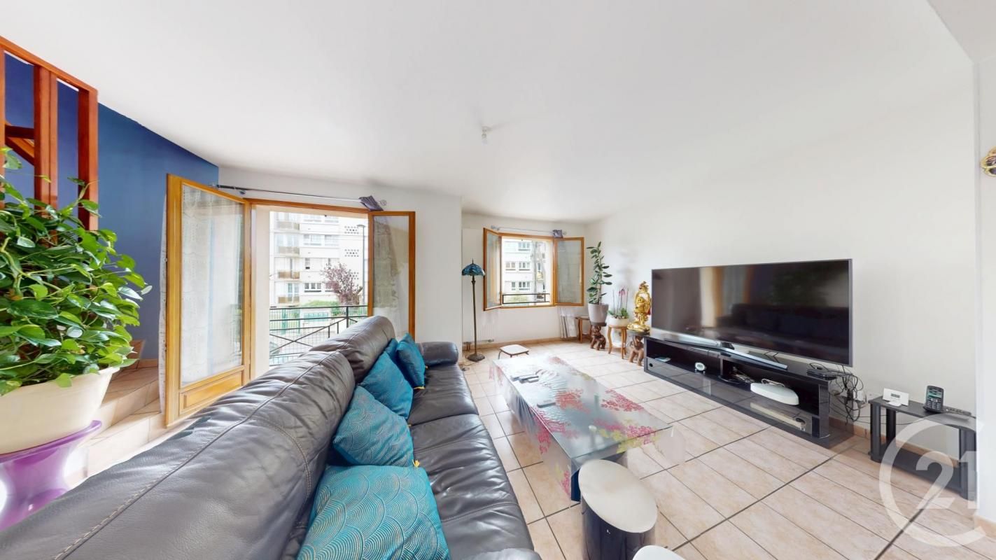 5 Schlafzimmer Haus in Le Bourget, France, Nr. 292014