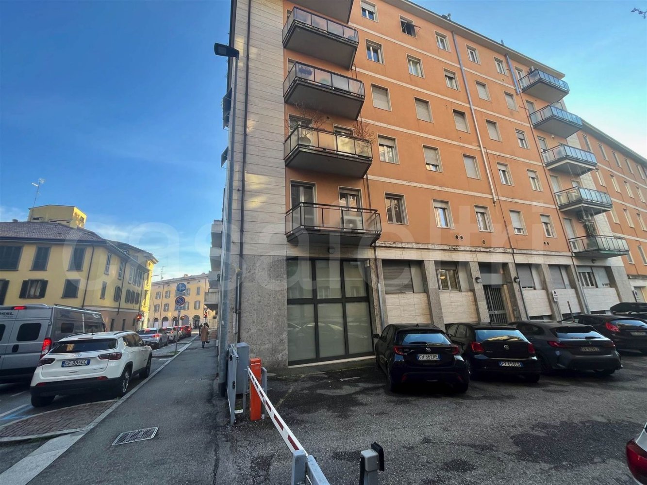 3 rooms Apartment in Bergamo, Italy No. 229999
