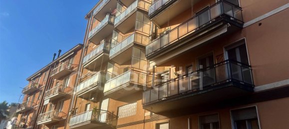 3 rooms Apartment in Bergamo, Italy No. 229999 3