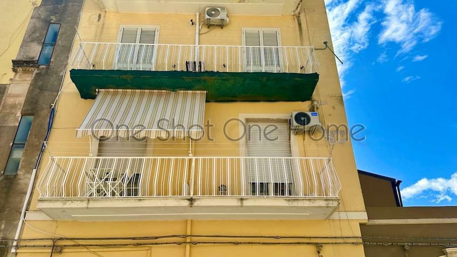 Квартира с 4 комнатами в Сиракузы, Италия № 295605