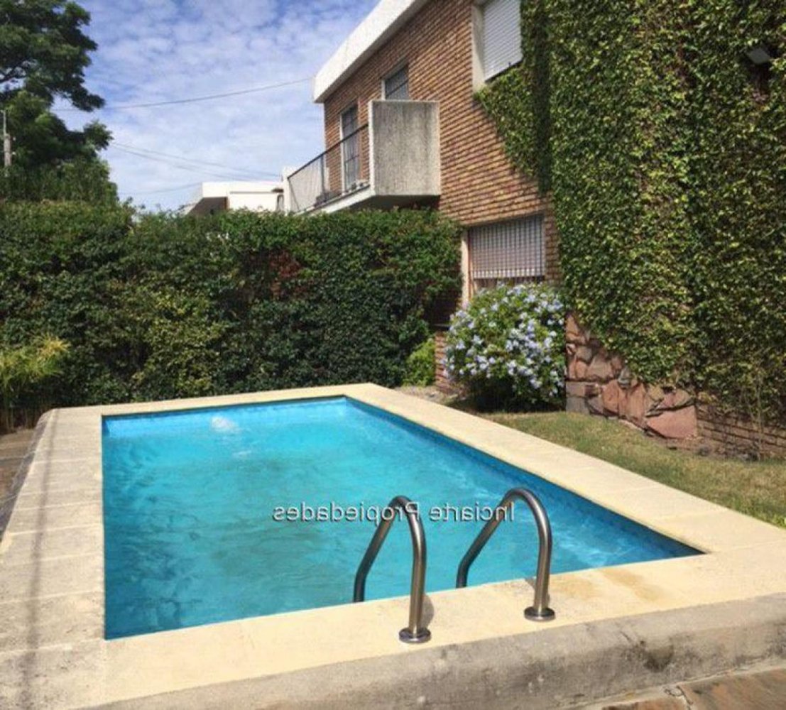 3 bedrooms House in Montevideo, Uruguay No. 8827