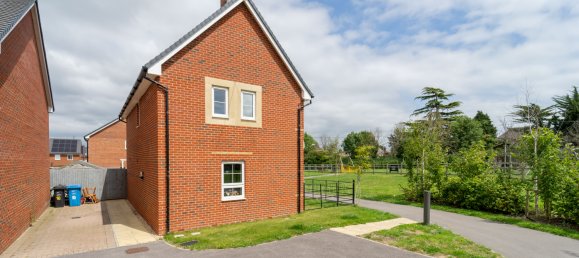 3 bedrooms House in Bournemouth, United Kingdom No. 1042 45