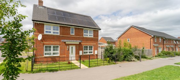 3 bedrooms House in Bournemouth, United Kingdom No. 1042 35