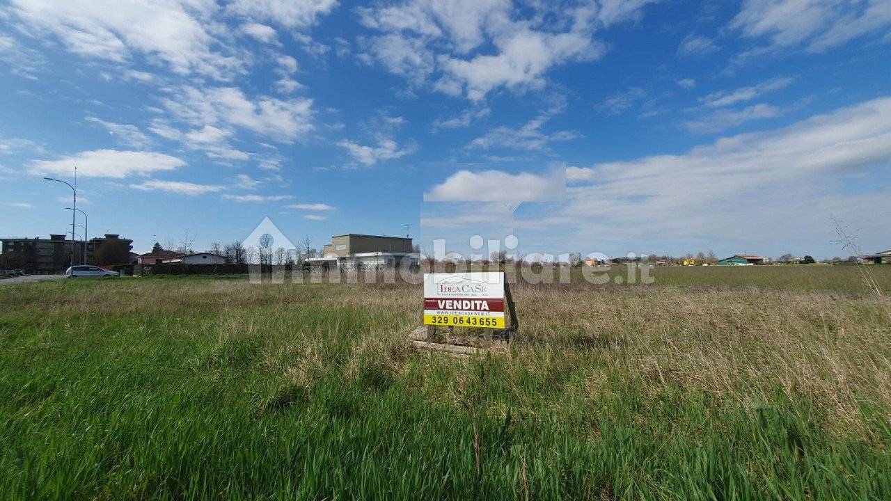 1990m² Land in Cavezzo, Italy No. 329143