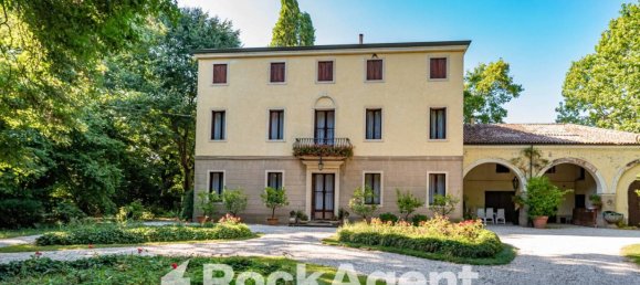 6 bedrooms Villa in Teolo, Italy No. 320268 8