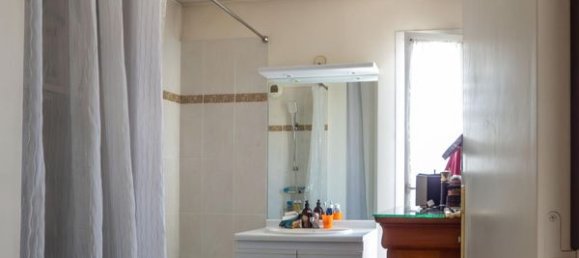 3 Schlafzimmer Doppelhaus in La Courneuve, France, Nr. 331278 8