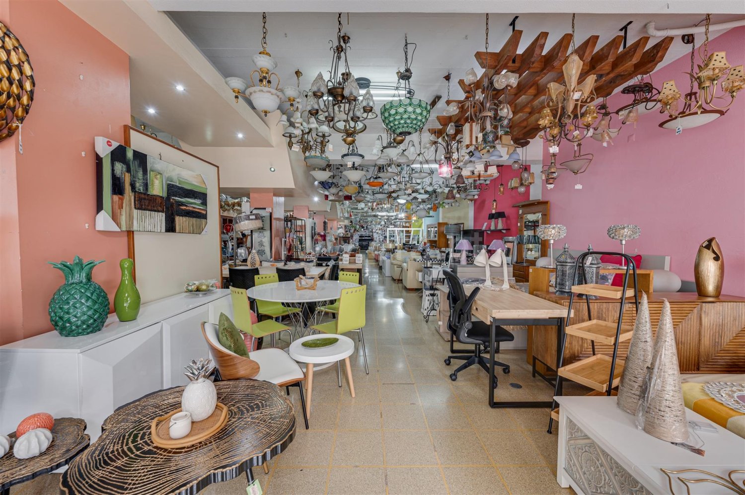 4 bedrooms Commercial property in Ribeira Brava, Portugal No. 294786