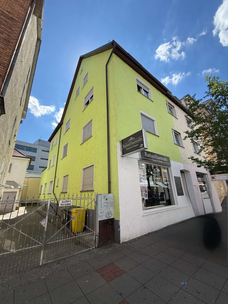 8 rooms Building in Stuttgart, Germany No. 332423