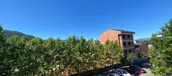 Apartamento de 3 dormitorios en León, Spain No. 78625 2