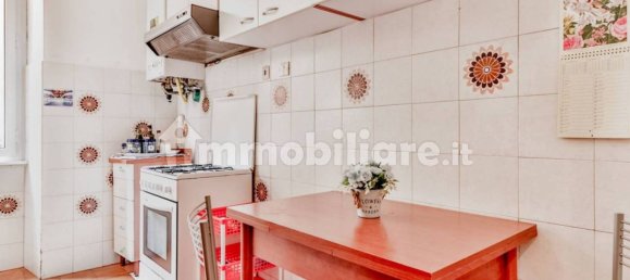 Apartamento de 3 dormitorios en Rome, Italy No. 32648 3