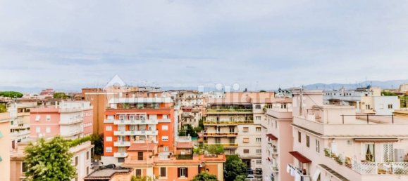 Apartamento de 3 dormitorios en Rome, Italy No. 32648 18