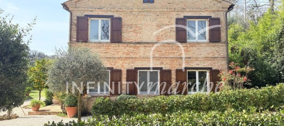 5 rooms House in Montecosaro, Italy No. 11756 26