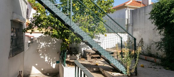 3 bedrooms House in Lisbon, Portugal No. 28830 8