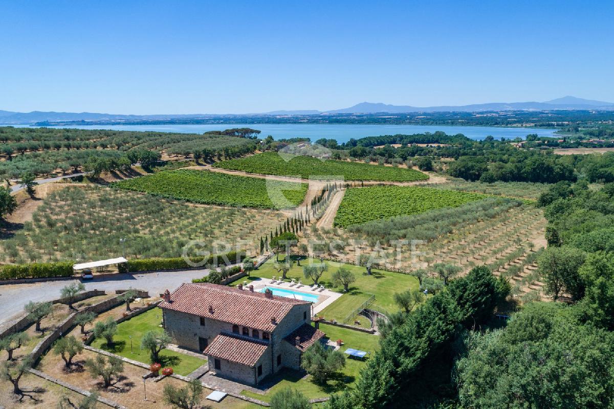 Casa de 7 dormitorios en Tuoro sul Trasimeno, Italy No. 52730