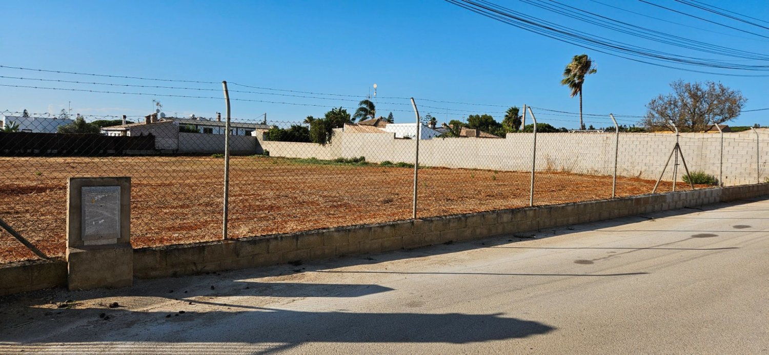 1450m² Land in Cadiz, Spain No. 141657