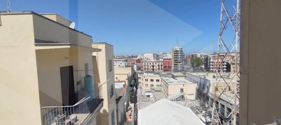 3 rooms Apartment in Bari, Italy No. 40990 7