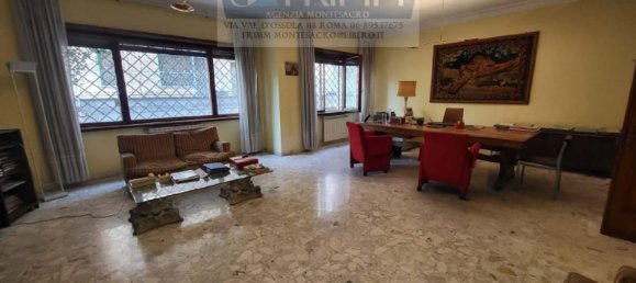 6 rooms Apartment in Rome, Italy No. 200720 8