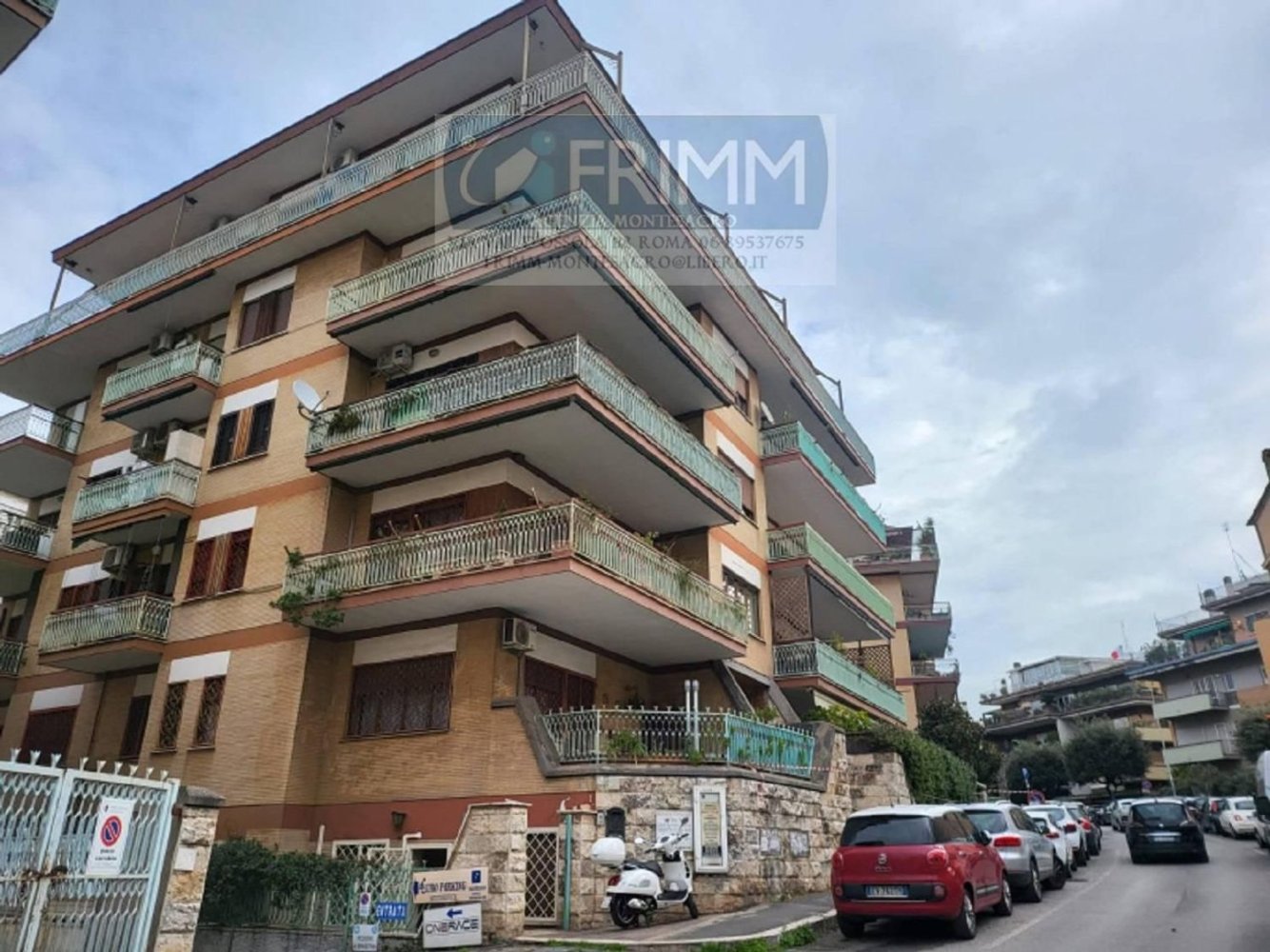 6 rooms Apartment in Rome, Italy No. 200720