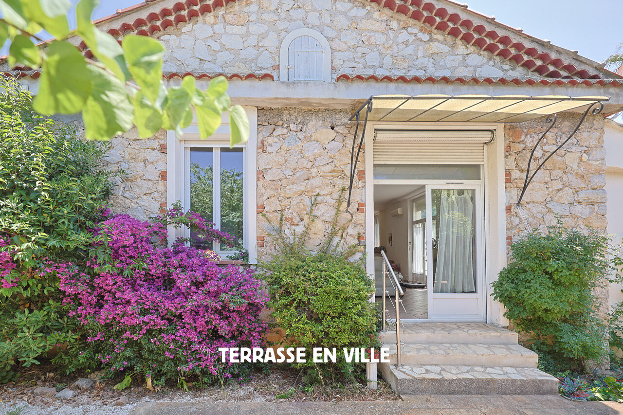 3 bedrooms House in Toulon, France No. 291144