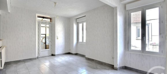 3 bedrooms Castles in Sezanne, France No. 88361 3