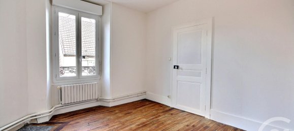 3 bedrooms Castles in Sezanne, France No. 88361 7