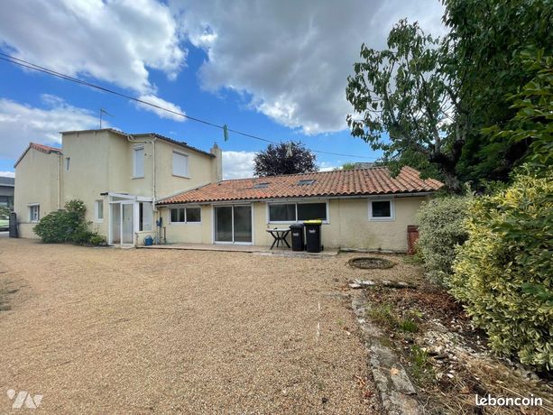 3 Schlafzimmer Villa in Deux-Sevres, France, Nr. 314993