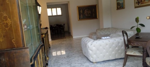 4-salle Appartement à Naples, Italy No. 228916 8