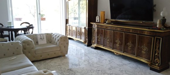 4-salle Appartement à Naples, Italy No. 228916 7