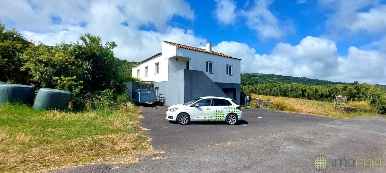 Casa de 2 dormitorios en Horta, Portugal No. 281202