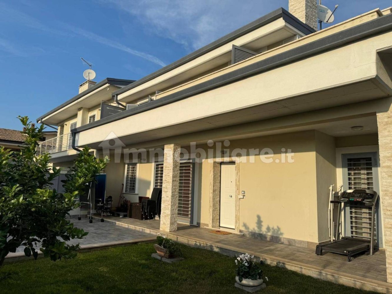 3 chambres Villa à Guidonia Montecelio, Italy No. 289879