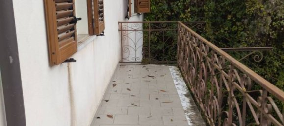 Вилла с 4 спальнями в Лагонегро, Италия № 31860 37