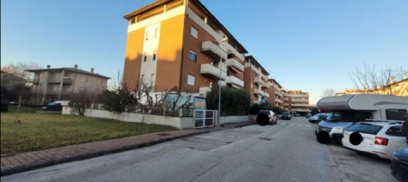 3 Schlafzimmer Wohnung in Foligno, Italy, Nr. 310994 2