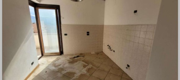 3 Schlafzimmer Wohnung in Foligno, Italy, Nr. 310994 14